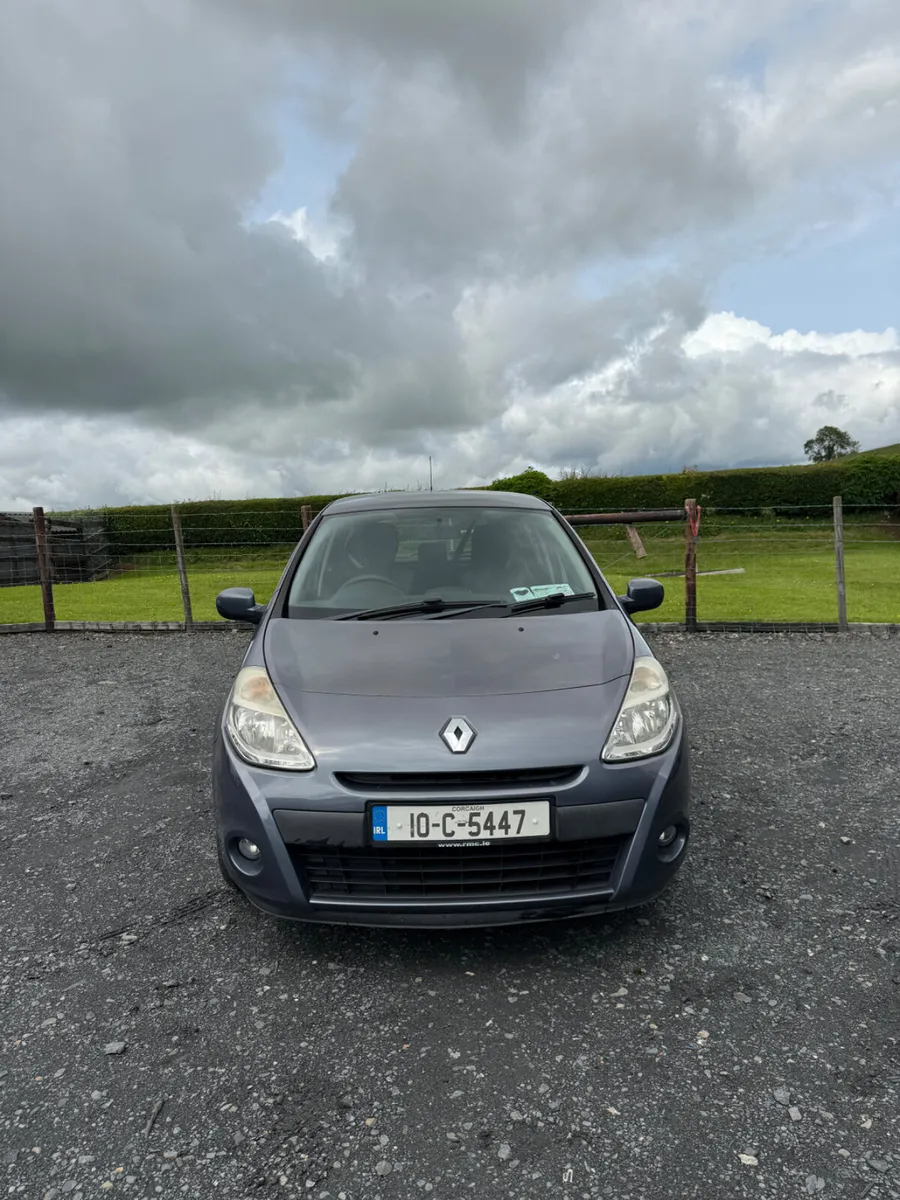 Renault Clio 2010 - Image 1