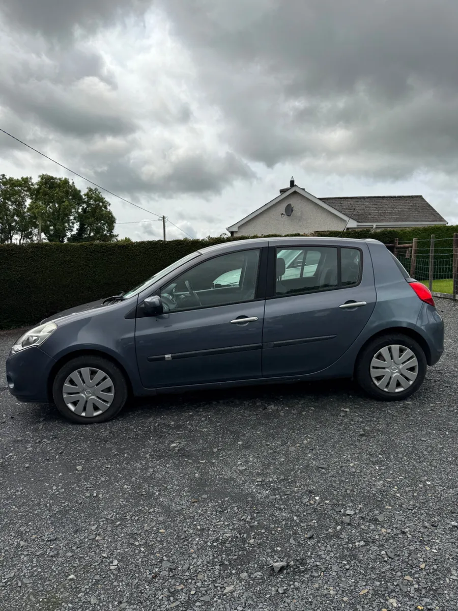 Renault Clio 2010 - Image 4