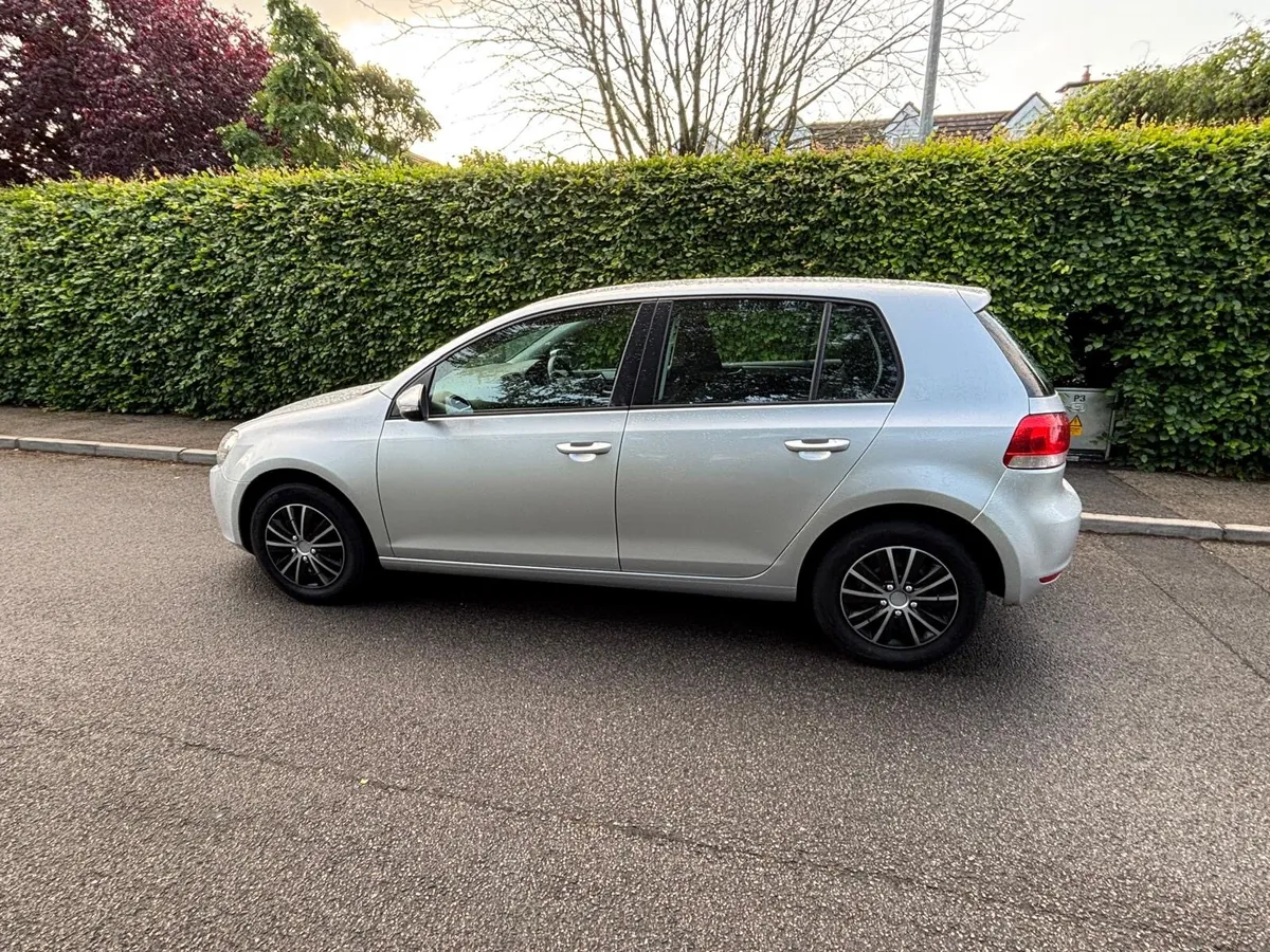 2010 VW Golf 1.6TDI…LOW KMS…NCT & TAX!! - Image 4