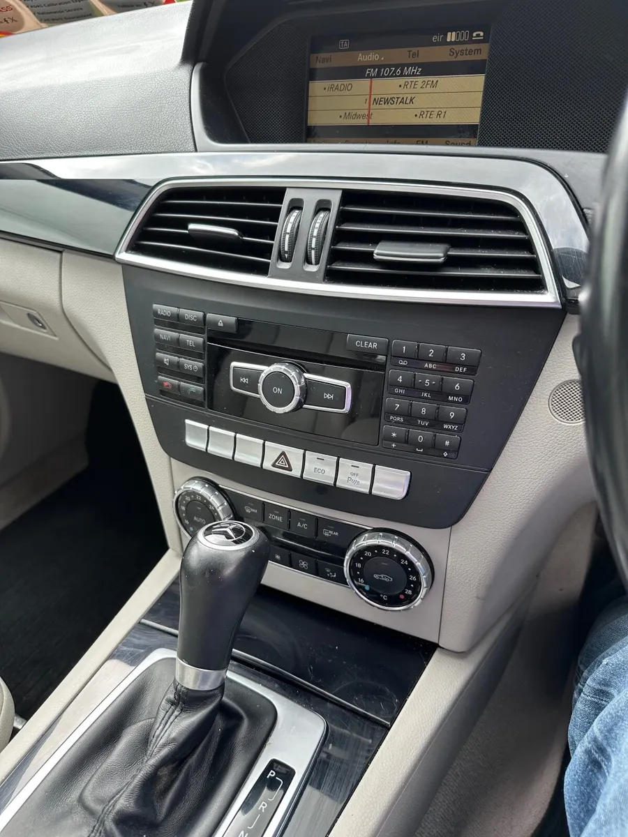 Mercedes-Benz C-Class 2012 - Image 2