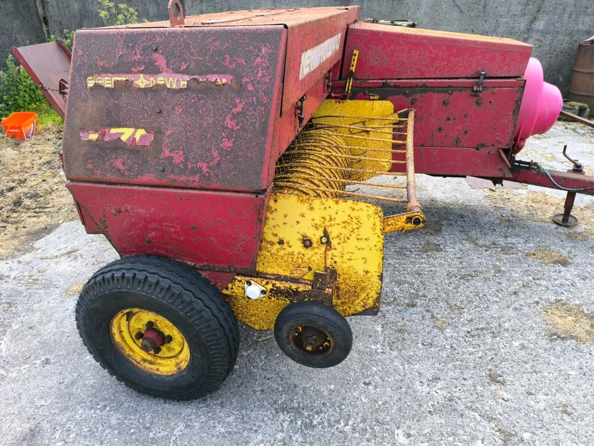 NEW HOLLAND 370. Square baler - Image 3