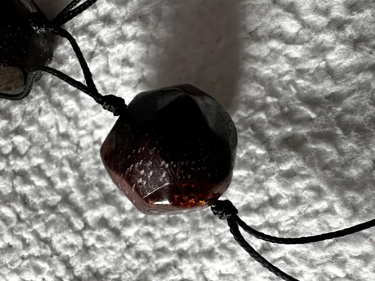 Amber wood and silk necklace - Image 2