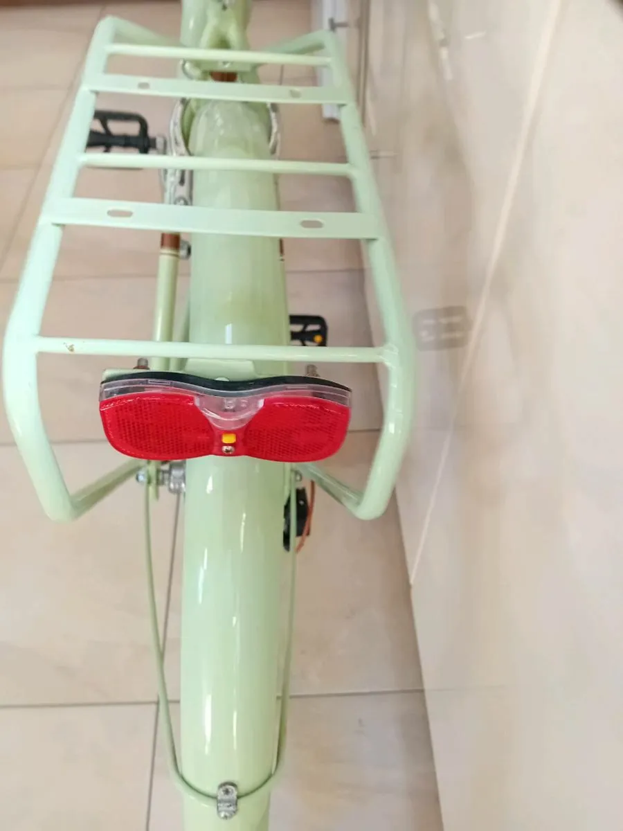 LADIES BICYCLE NEW 28 INCH WHEELS - Image 4