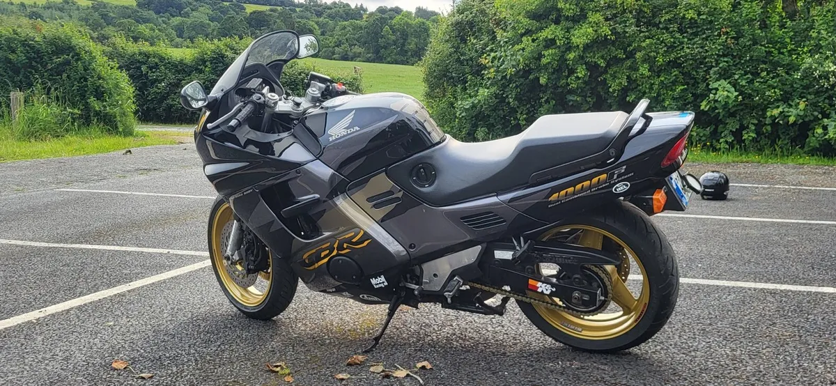 1999 honda CBR1000F - Image 2