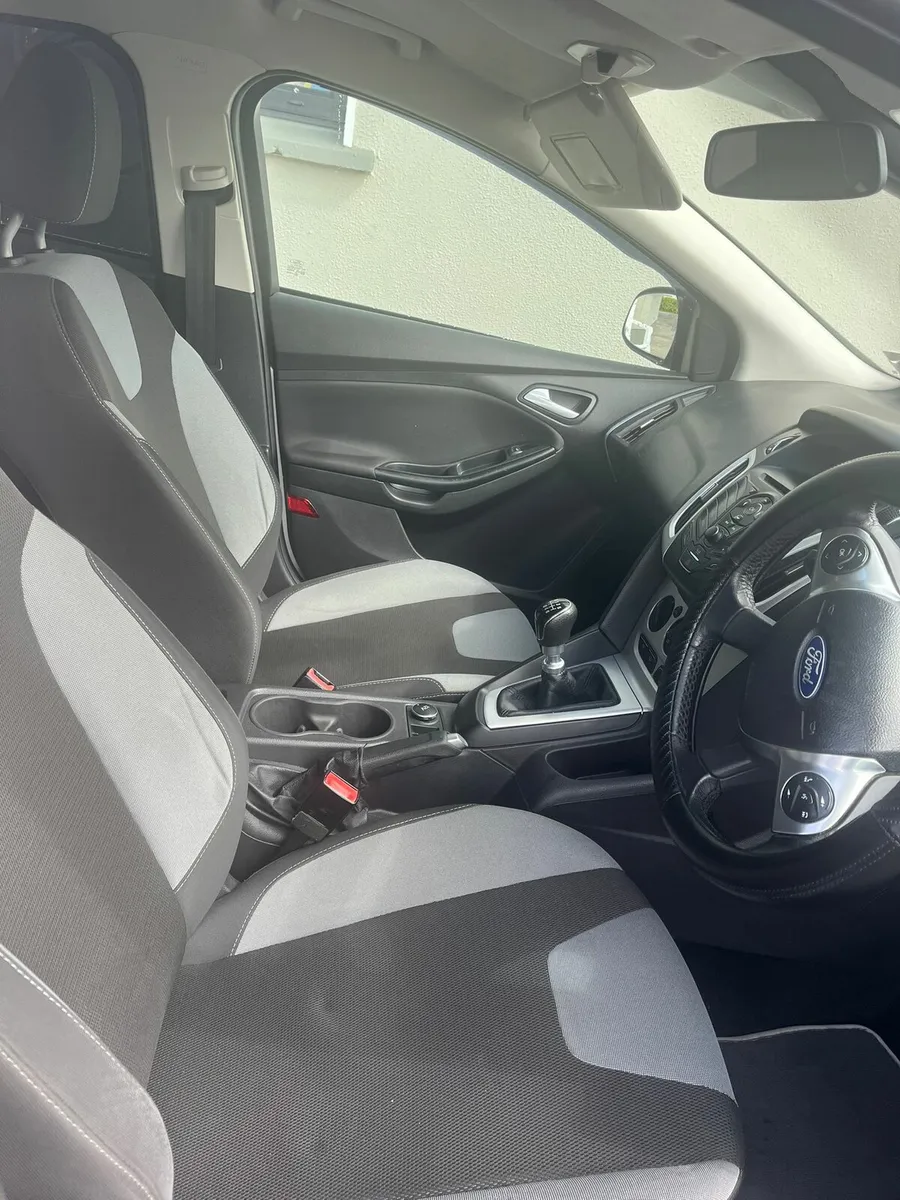 Ford Focus 1.6L TDCI Zetec 113BHP 5D - Image 3