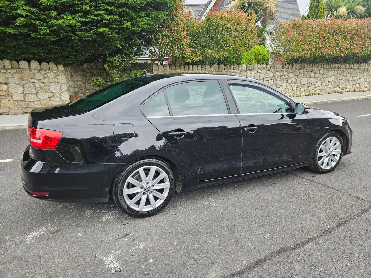 Volkswagen Jetta 2.0 TDI HighLine Automatic 110hp - Image 4