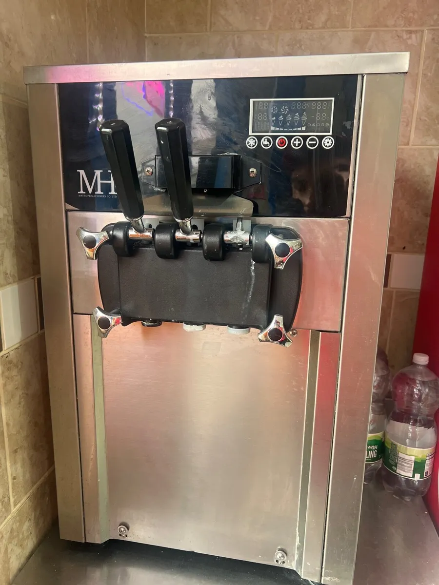 Ice cream machine - Image 1