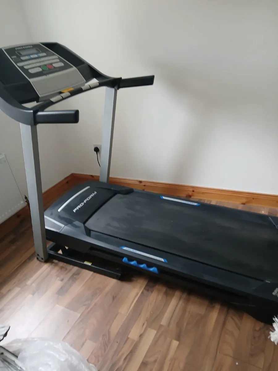 ProForm 520 ELT Treadmill - Image 1