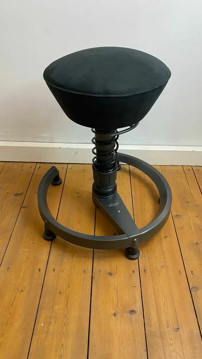Swopper Aeris Dynamic Sitting Pouf - Image 1