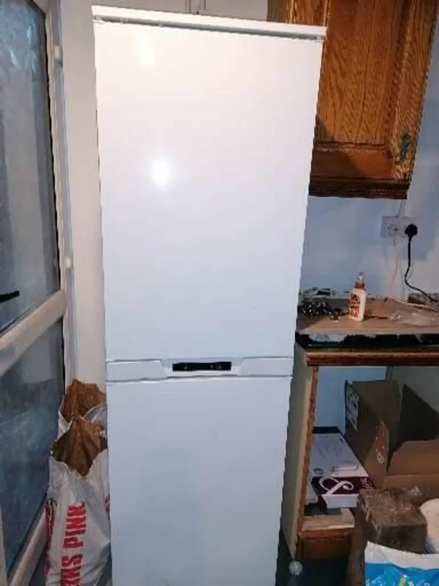 Integrated fridge freezer - Image 1