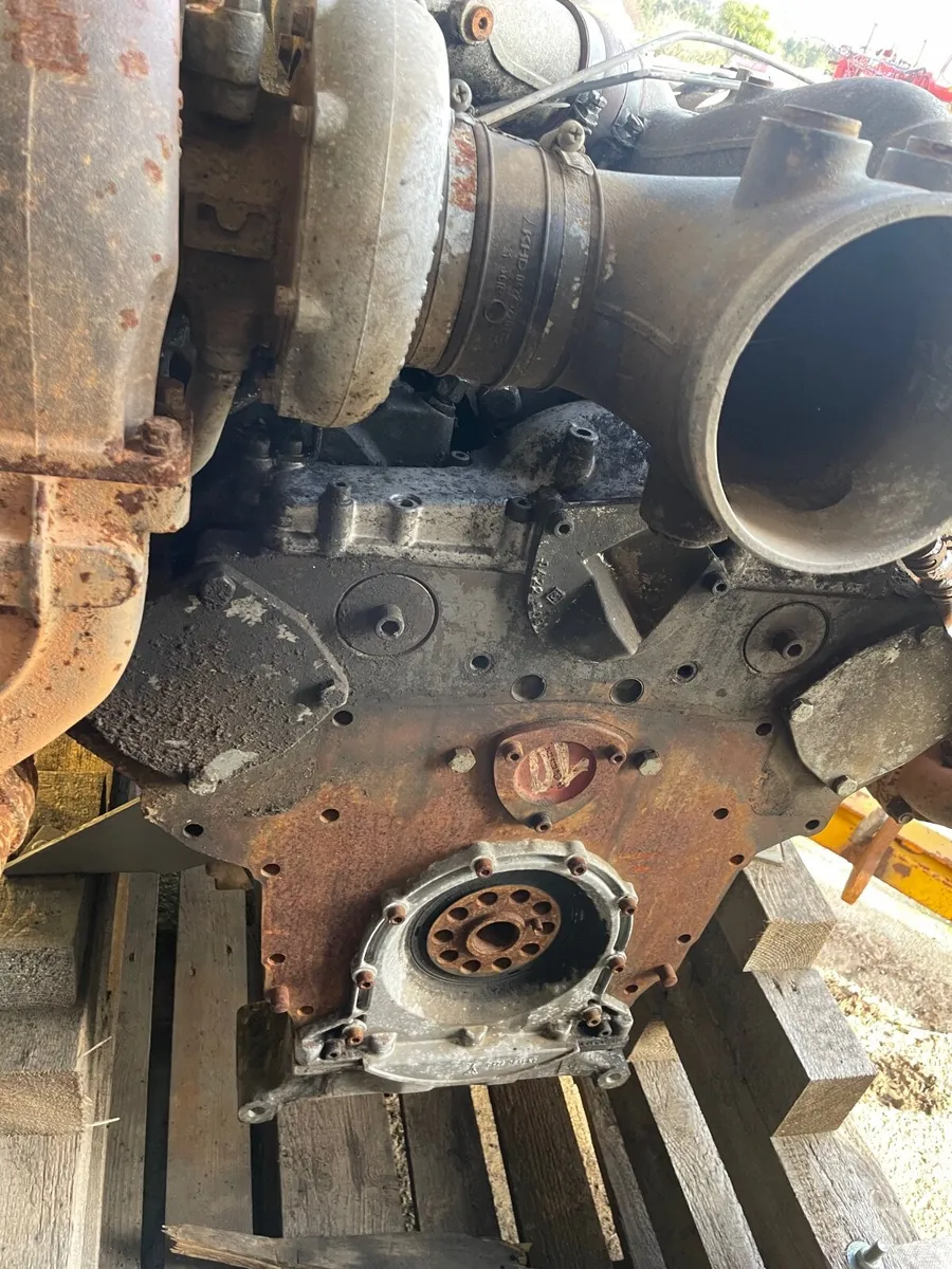 Deutz V 8 Engine - Image 2