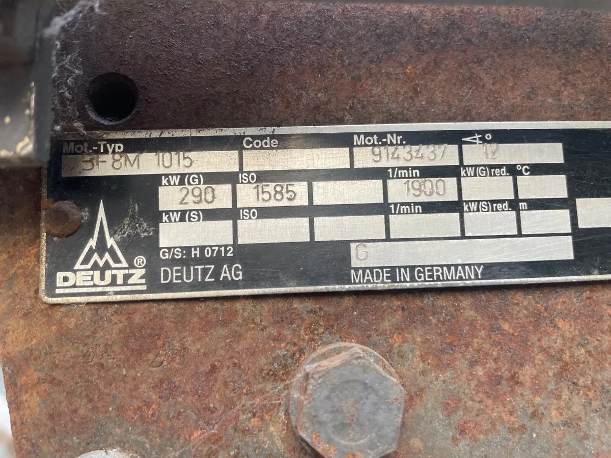 Deutz V 8 Engine - Image 4