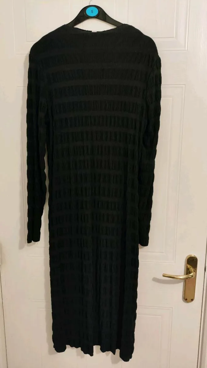 Stylish H&M Midi Dress – Size M - Image 1
