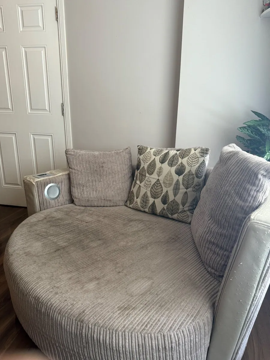 2 sofas - Image 2