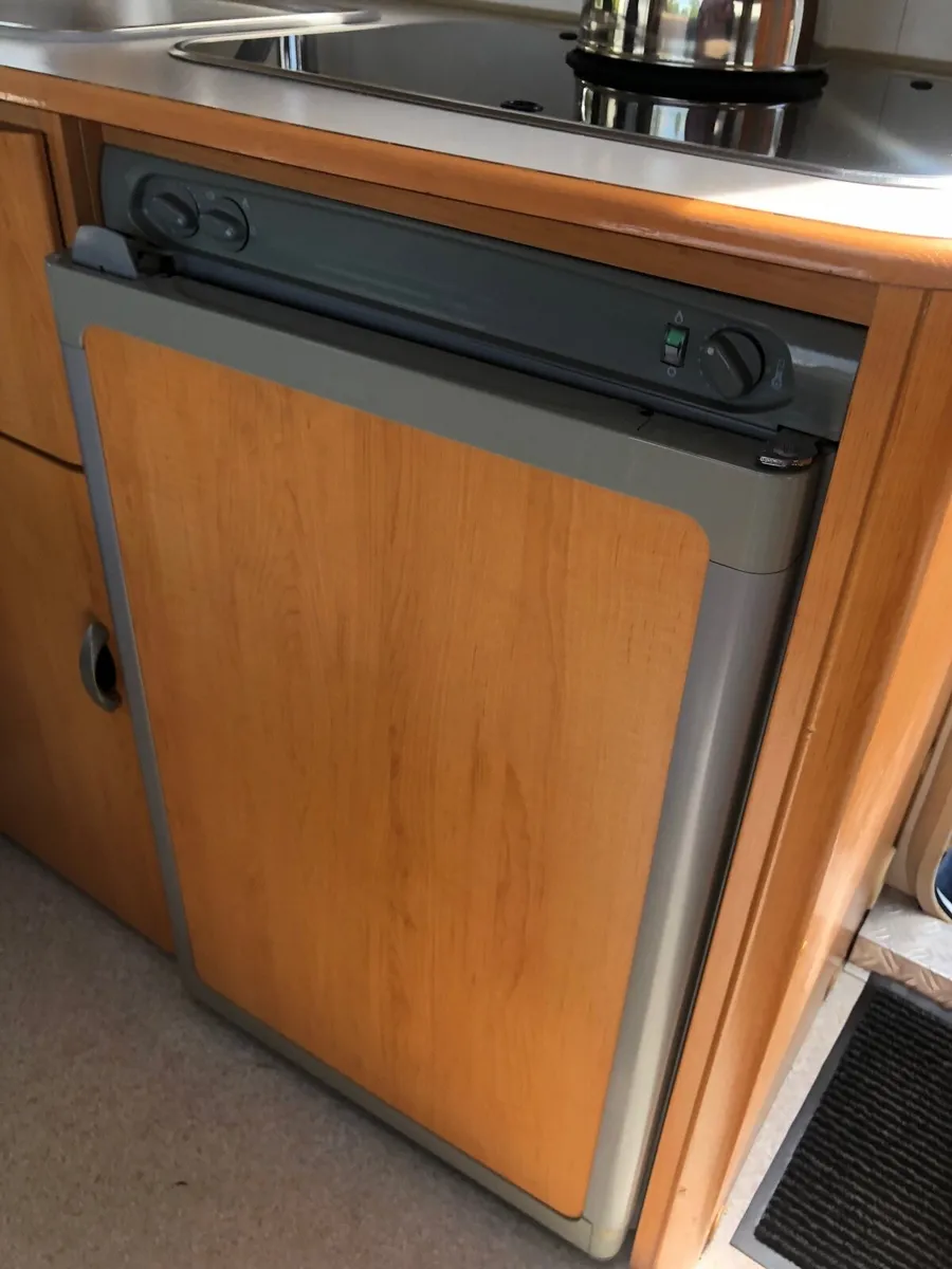 2004 A-Class Hymer Classic B585 - Image 4