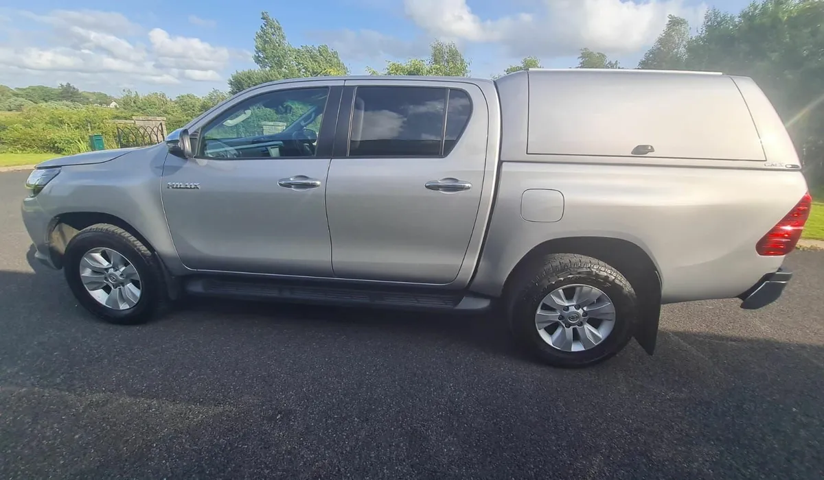 Toyota Hilux 2020 - Image 3