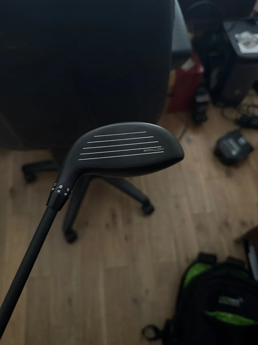 Cobra DS adapt 7 wood Venus velcore 7x shaft - Image 2