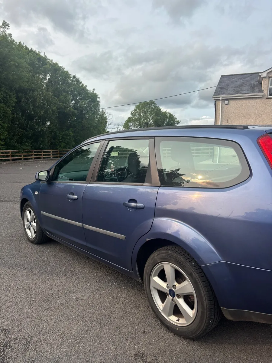 Ford Focus 2006 - Image 2