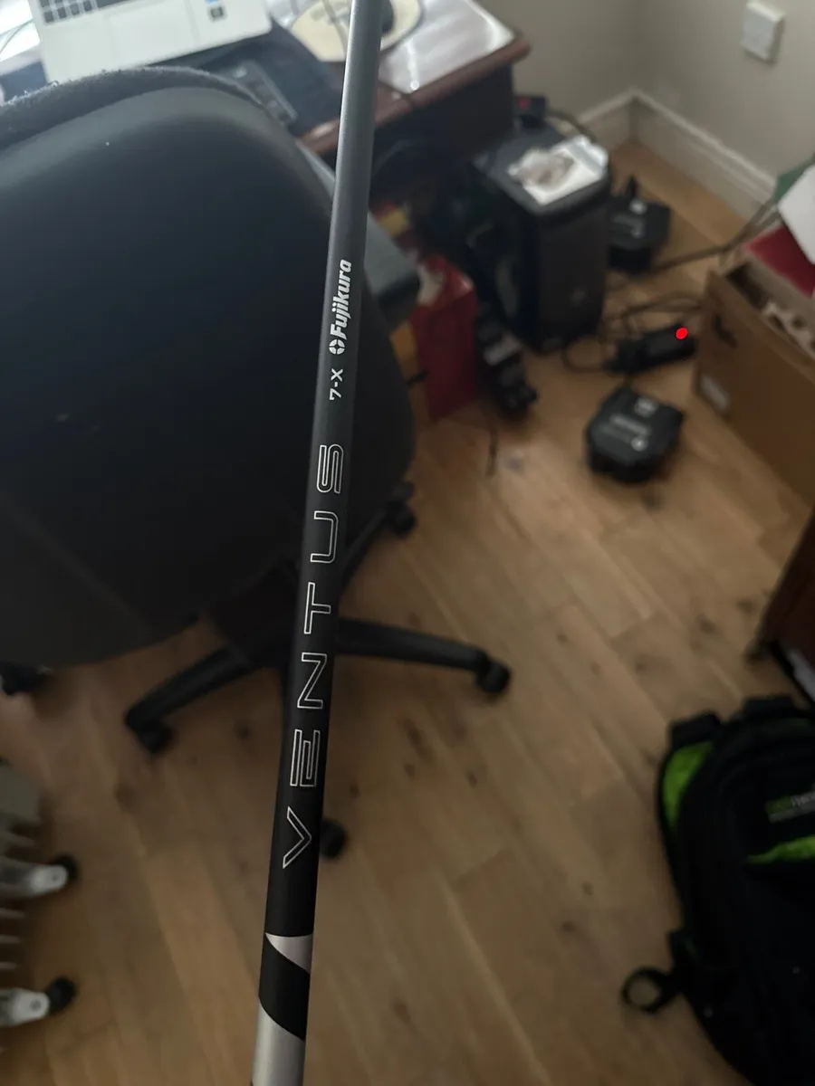Cobra DS adapt 7 wood Venus velcore 7x shaft - Image 3