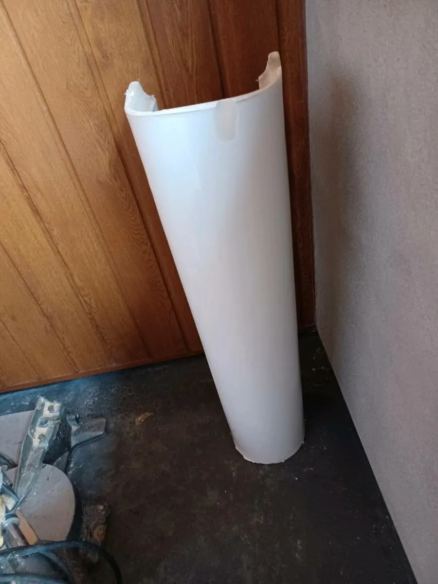 Bathrooms - Image 3
