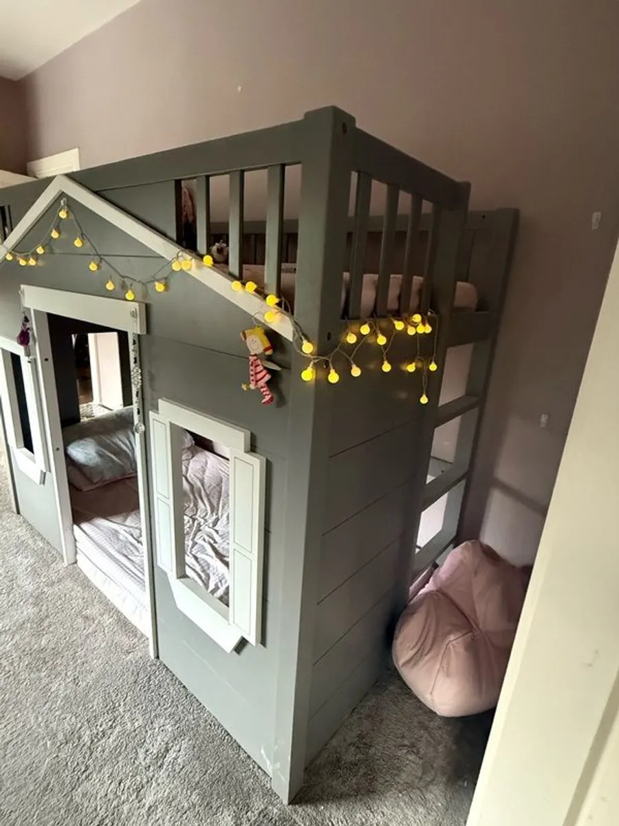 Kids' high bed with playhouse - Image 2