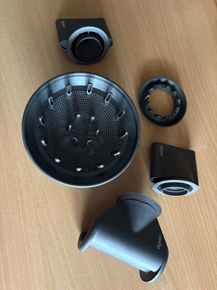 Dyson Supersonic (Iron/Fuchsia) + Warranty - Image 2