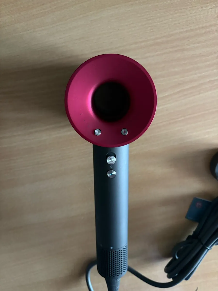 Dyson Supersonic (Iron/Fuchsia) + Warranty - Image 3