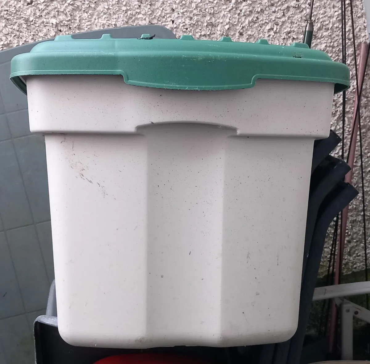 Fuel bunker & garden dry storage box - Image 2