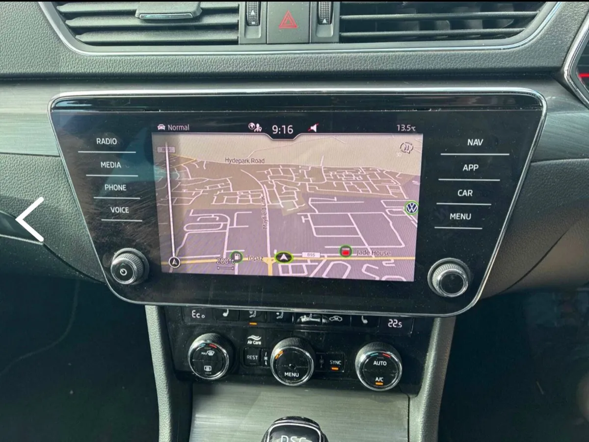 Skoda Superb 1.4 TSI iV SE L DSG 5dr 2021 - Image 4