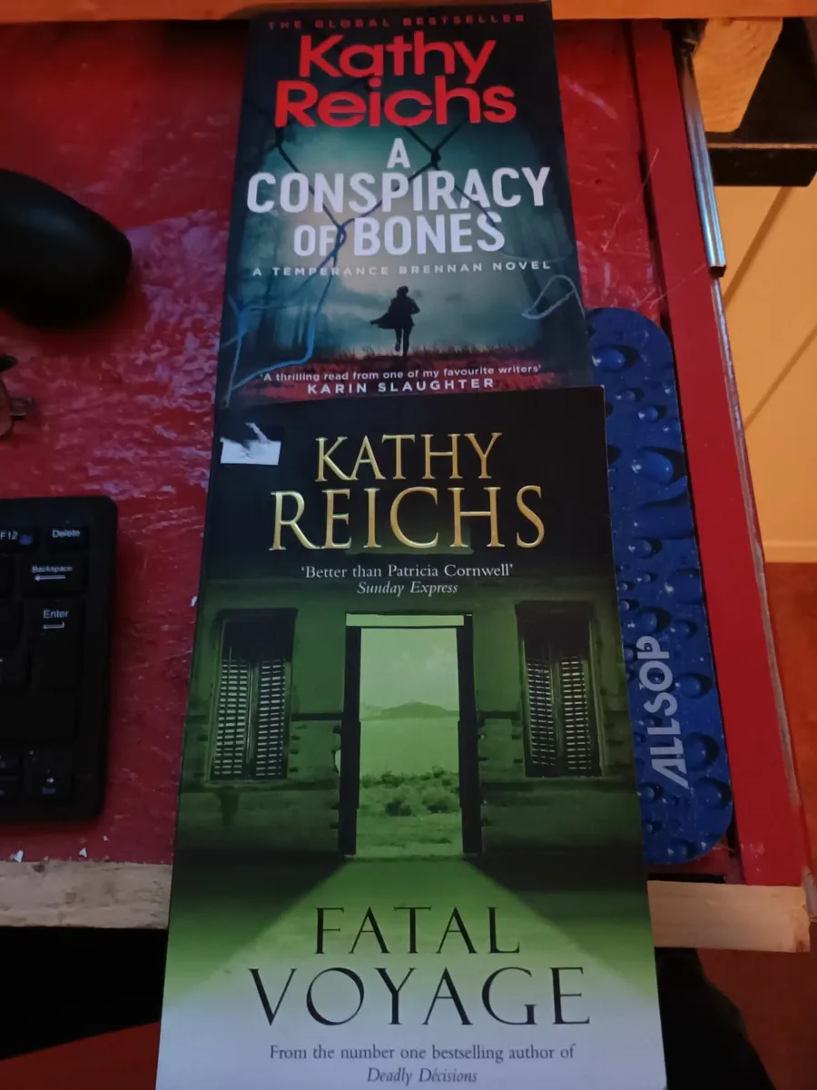 Kathy Reichs 4 books - Image 2
