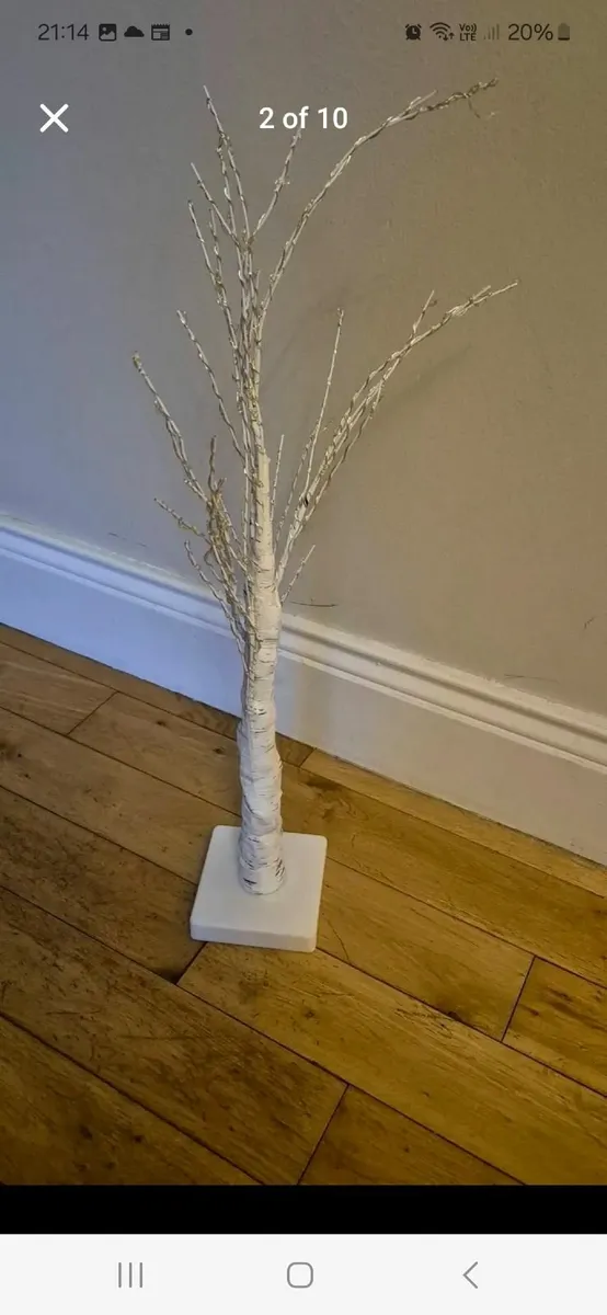 Curtains  and light up tree - Image 1