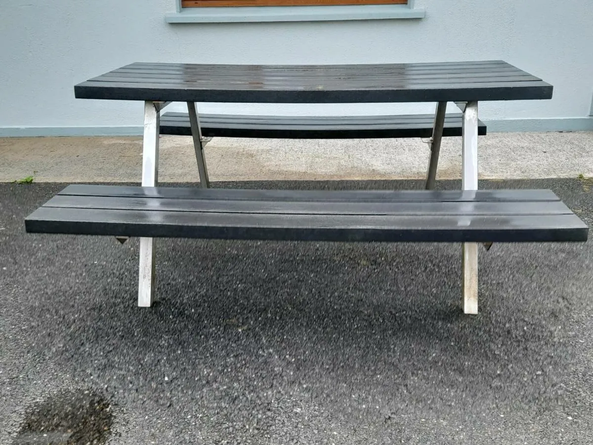 Maintenance free picnic bench - Image 1