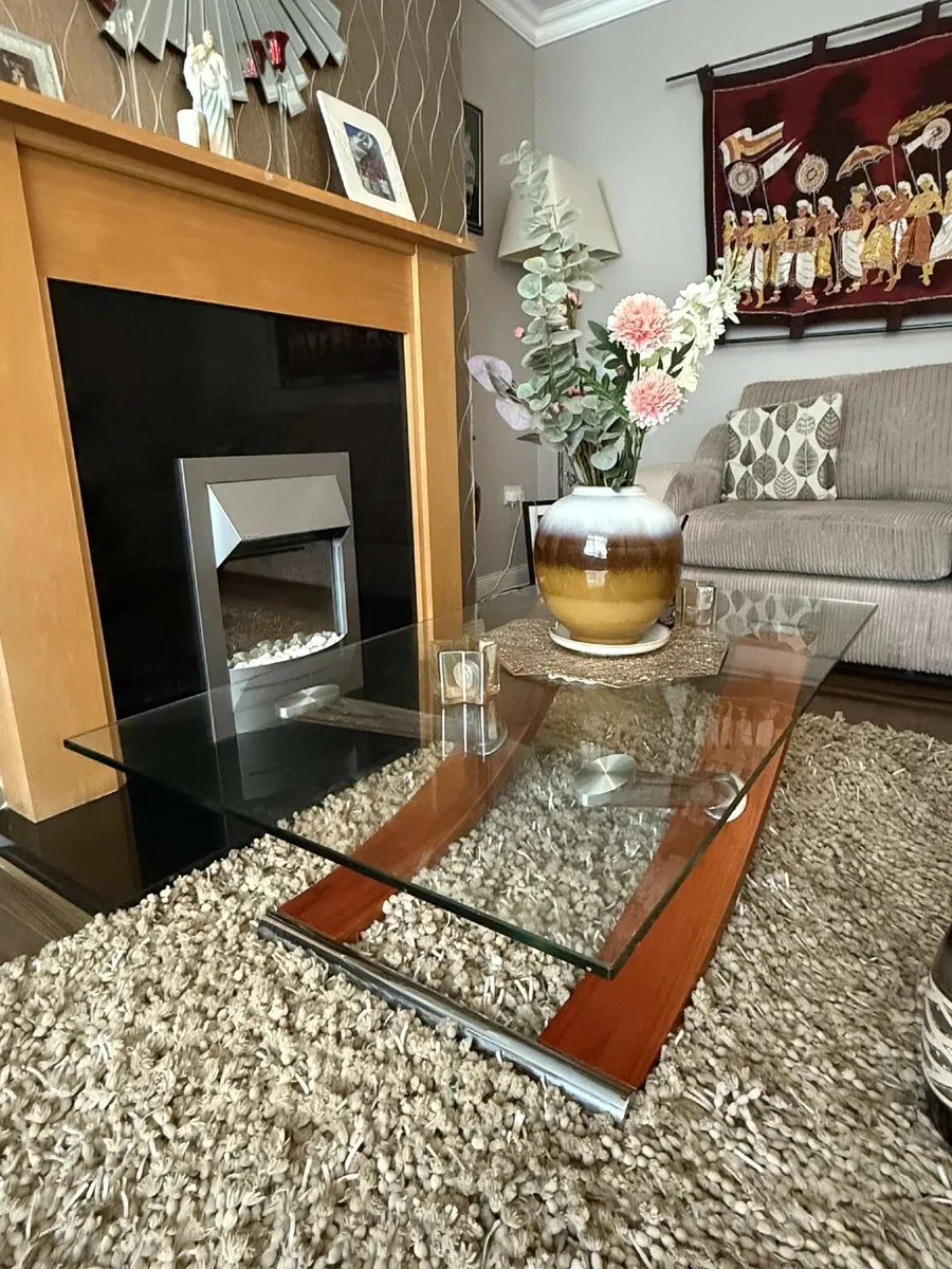 Couch and coffee table - Image 3