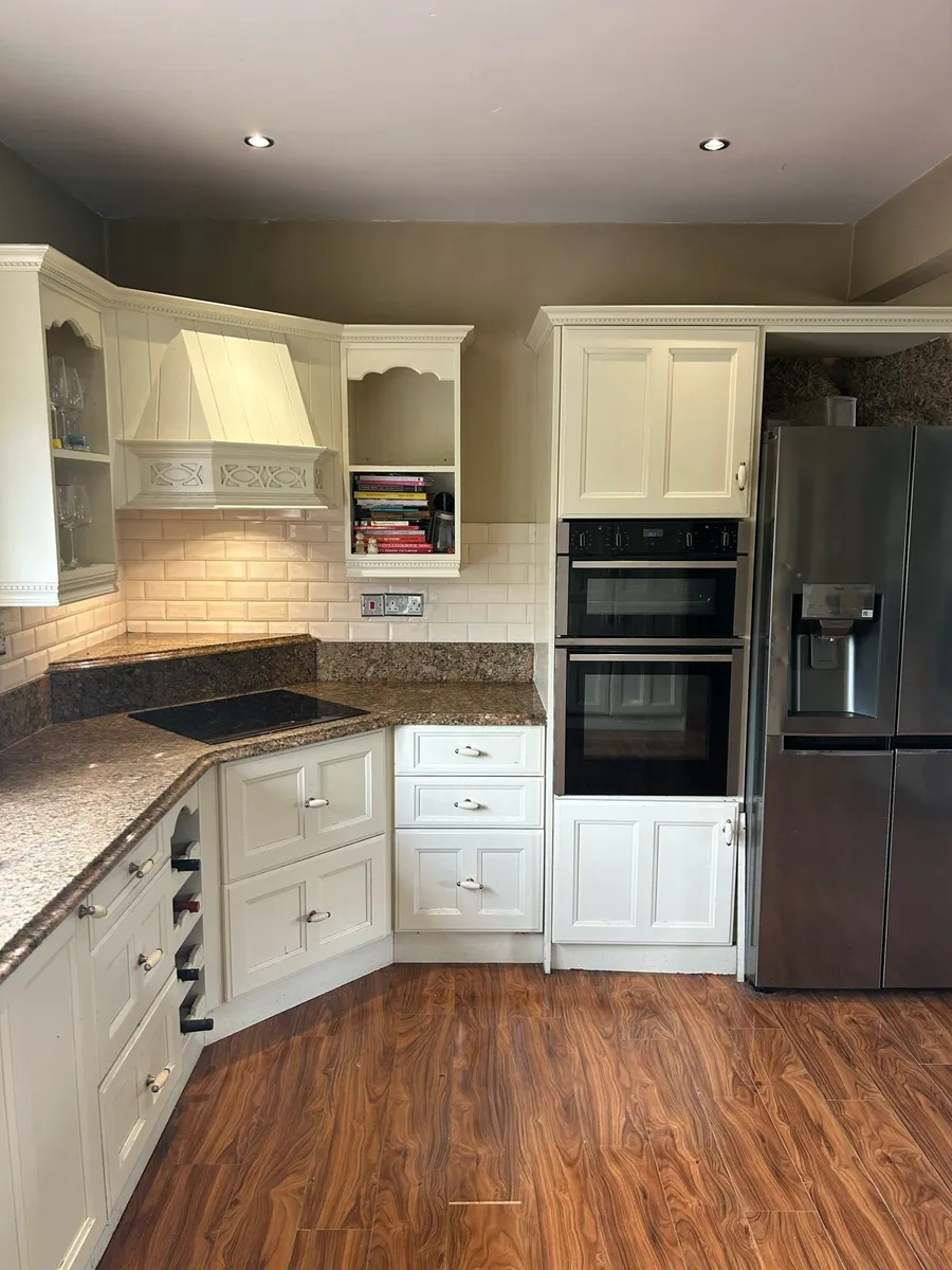 Kitchen with Granite Worktop - Image 4