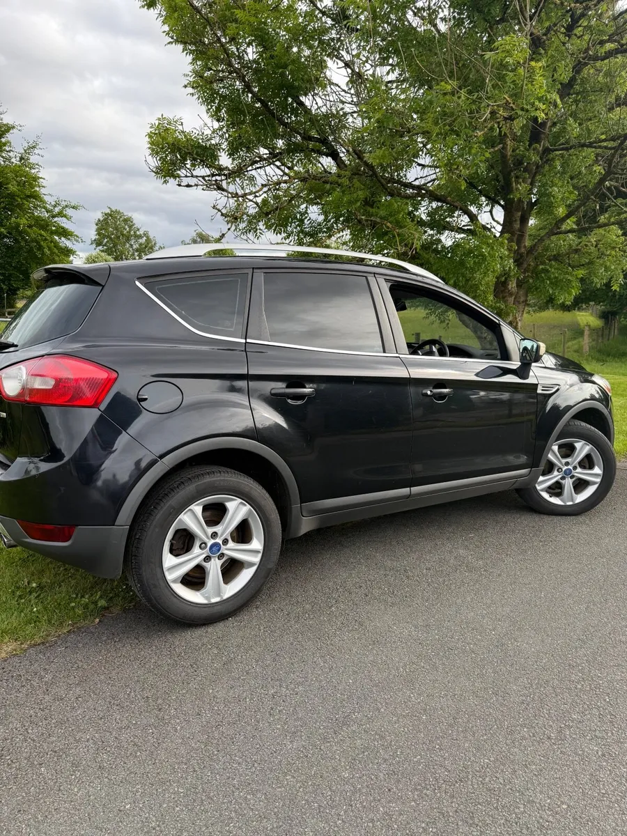 Ford Kuga 2010 - Image 2