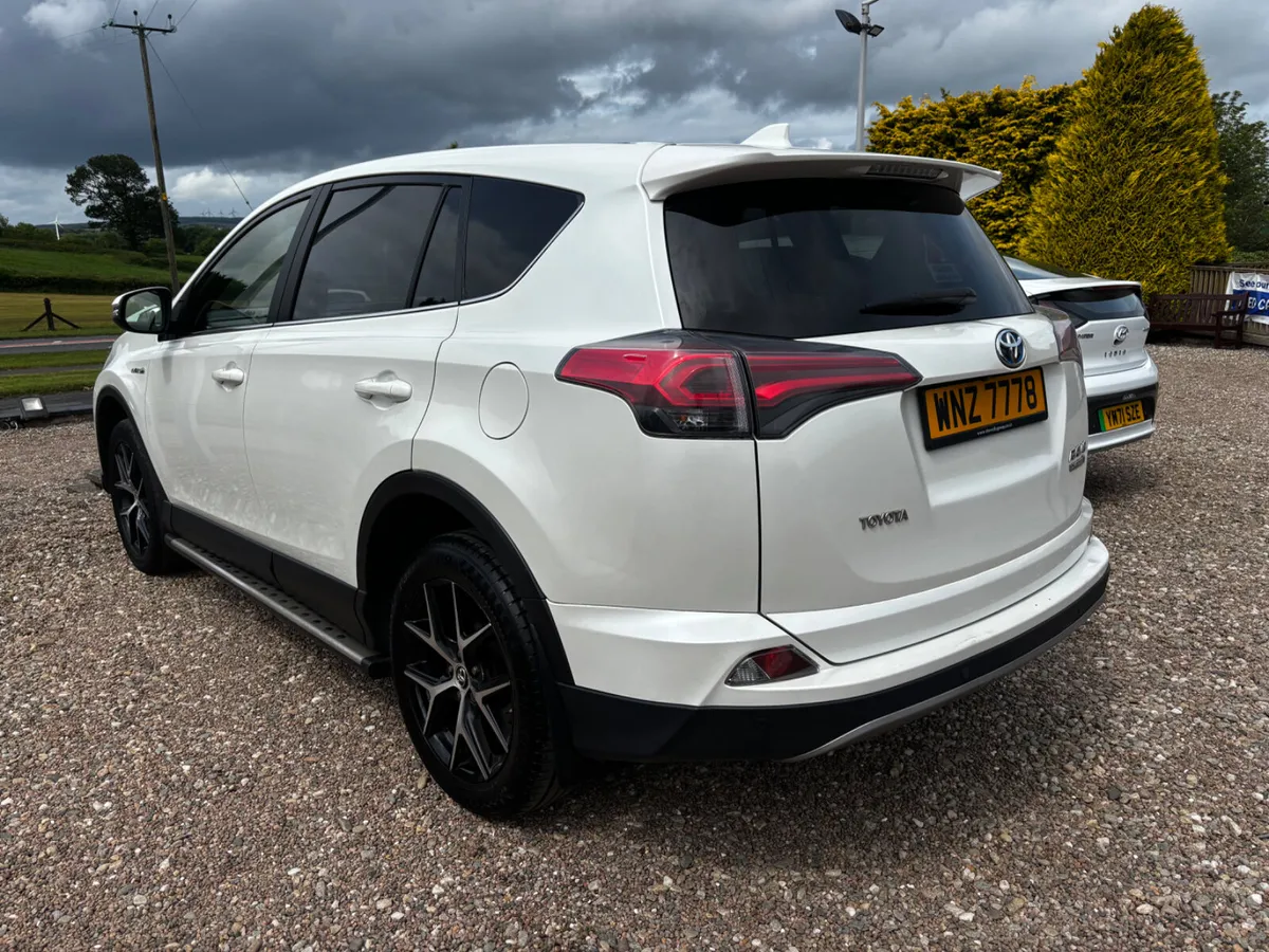 Toyota RAV4 2.5 VVT-i Hybrid Icon TSS 5dr CVT 2017 - Image 4