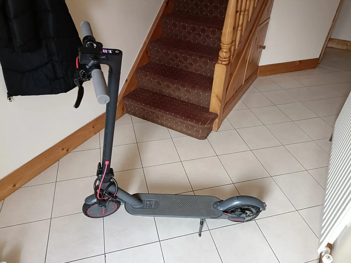 Electric scooter - Image 2