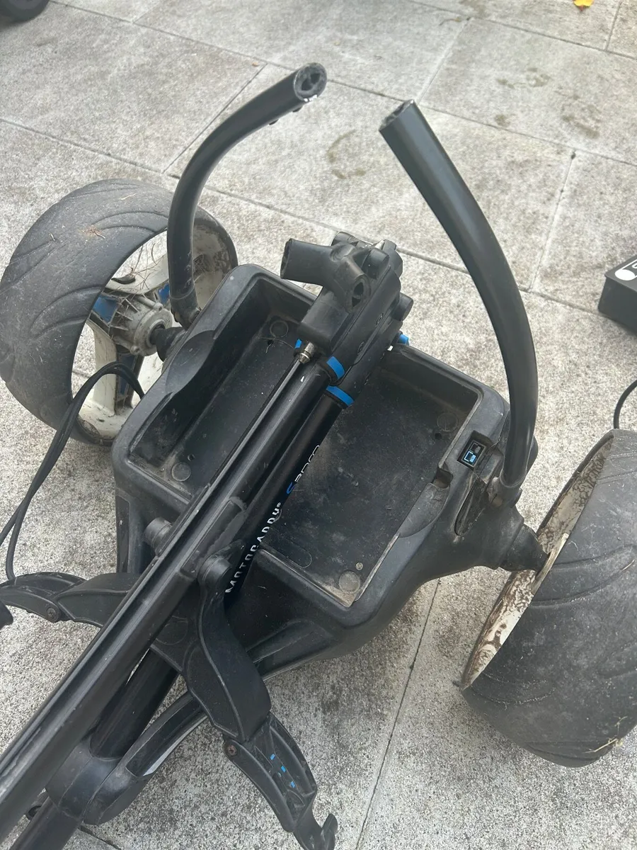Electric Golf Cart - Image 1