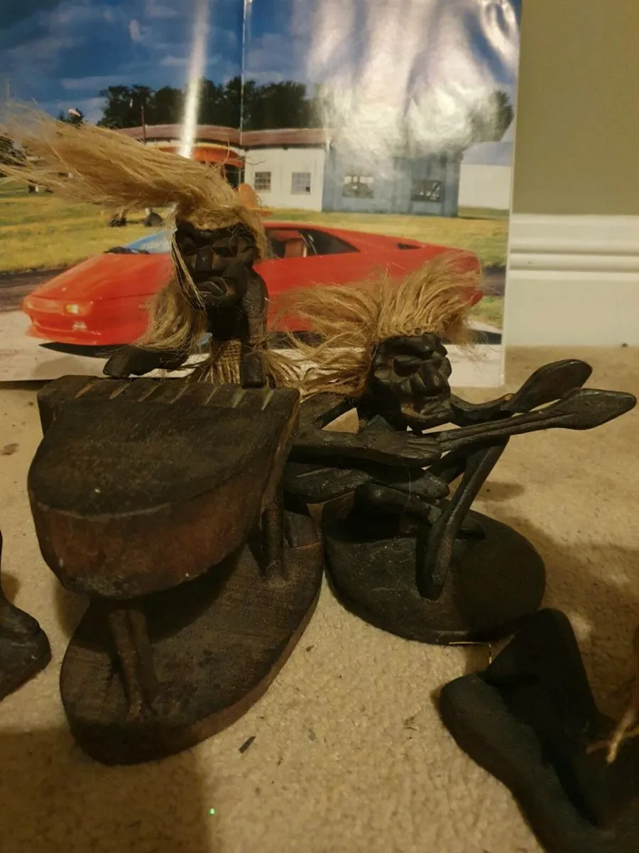 Carved musical figures - Image 4