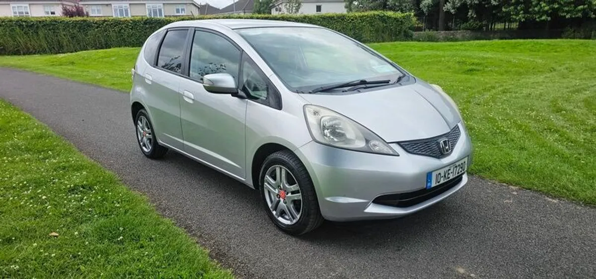 2010 Honda Fit Automatic - Image 3