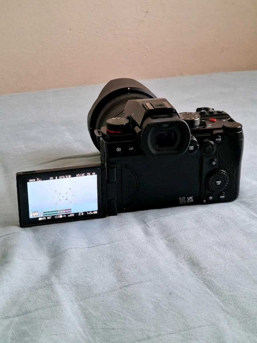 Panasonic Lumix S5 II + Lumix S20-60mm lens - Image 3