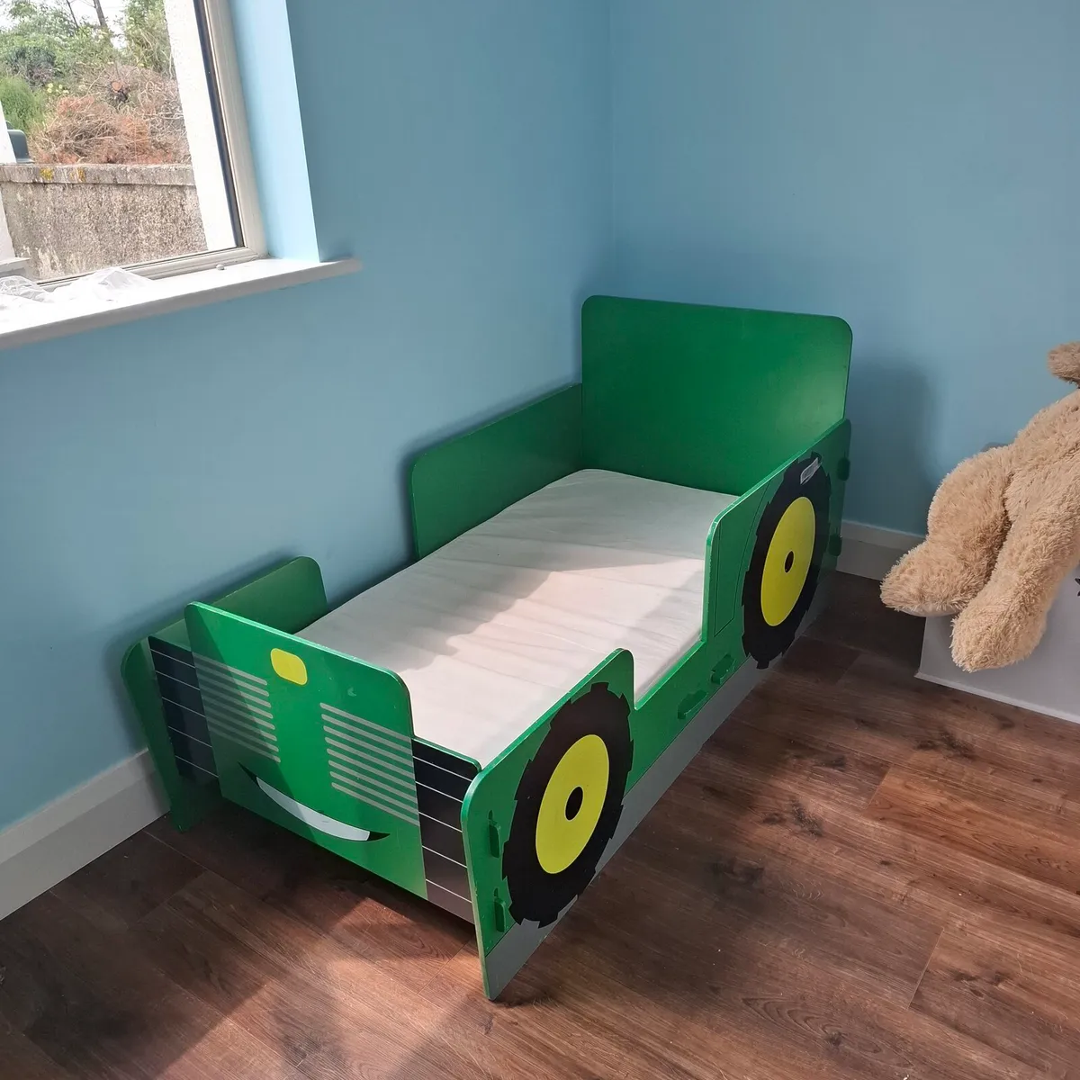 Tractor toddler bed - Image 1