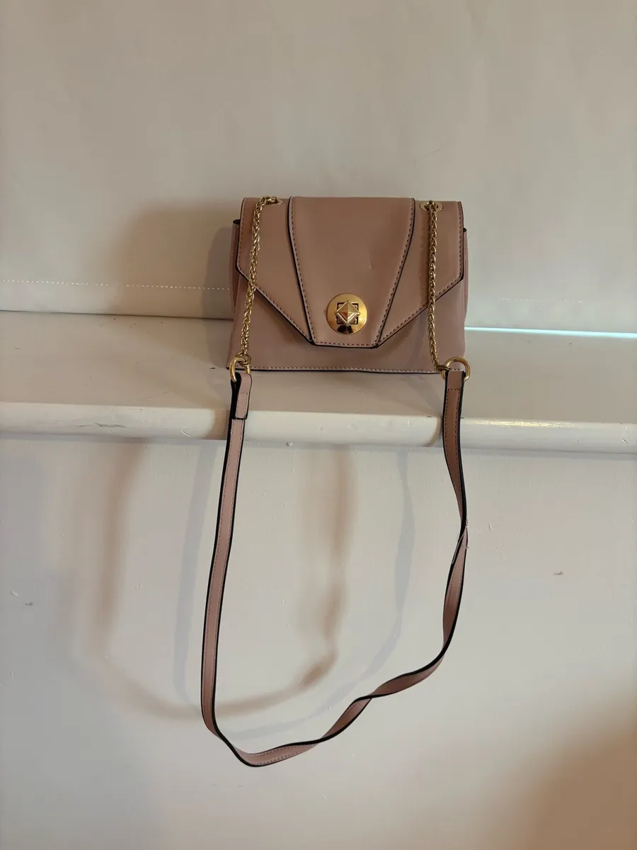 Baby pink cross body bag - Image 1
