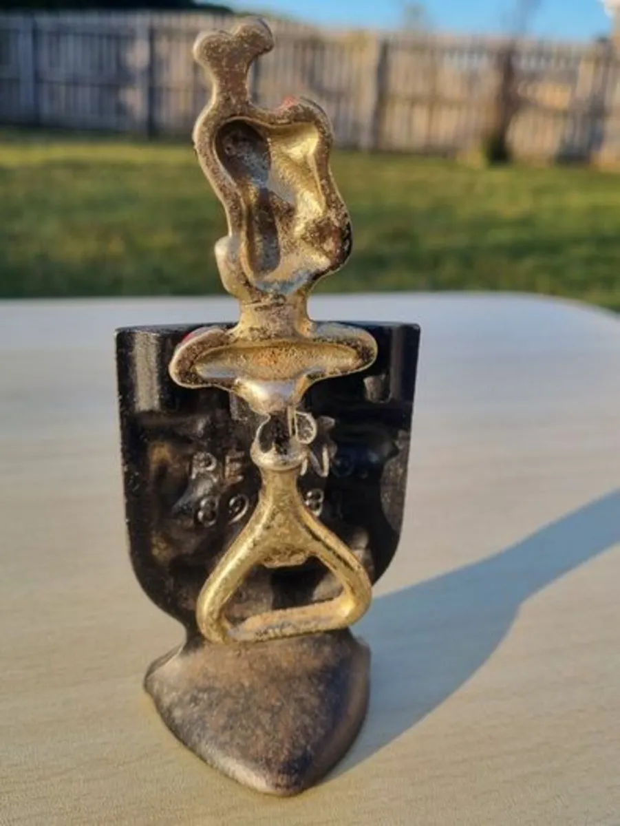 Vintage Cast Iron Scottish Guard & Shield - Image 4