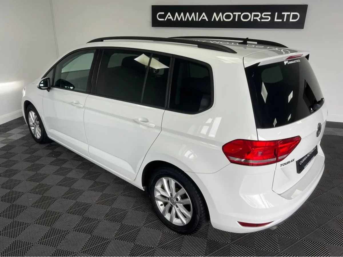 Volkswagen Touran  volkswagen Touran   low Mileag - Image 2
