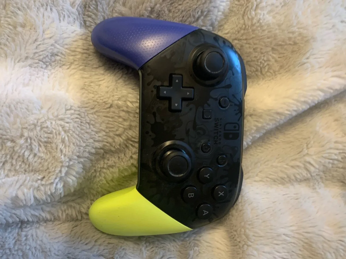 Nintendo Switch Splatoon Controller - Image 1