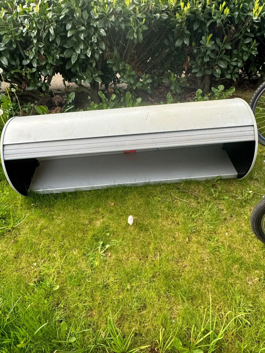 2 Good quality and condition aluminium shelf - Image 4