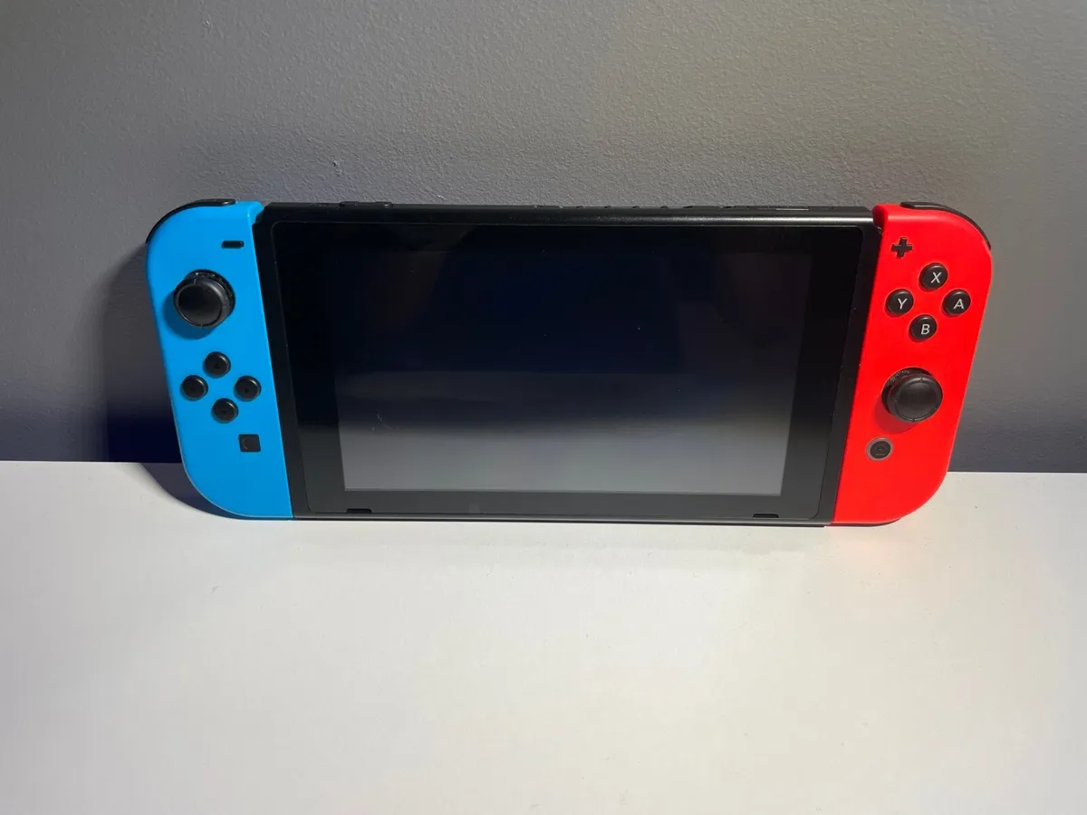 Nintendo Switch - Image 2