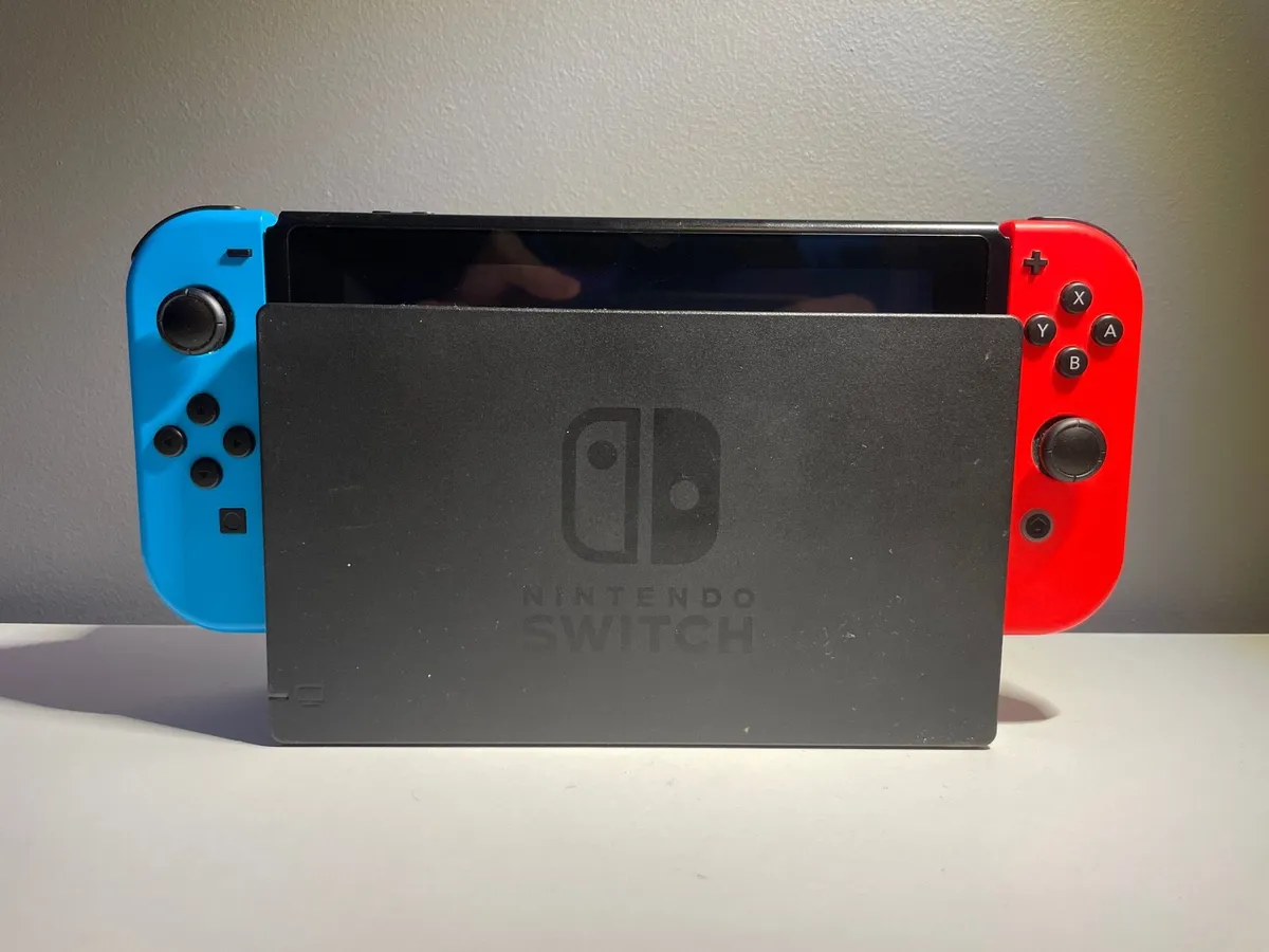Nintendo Switch - Image 3