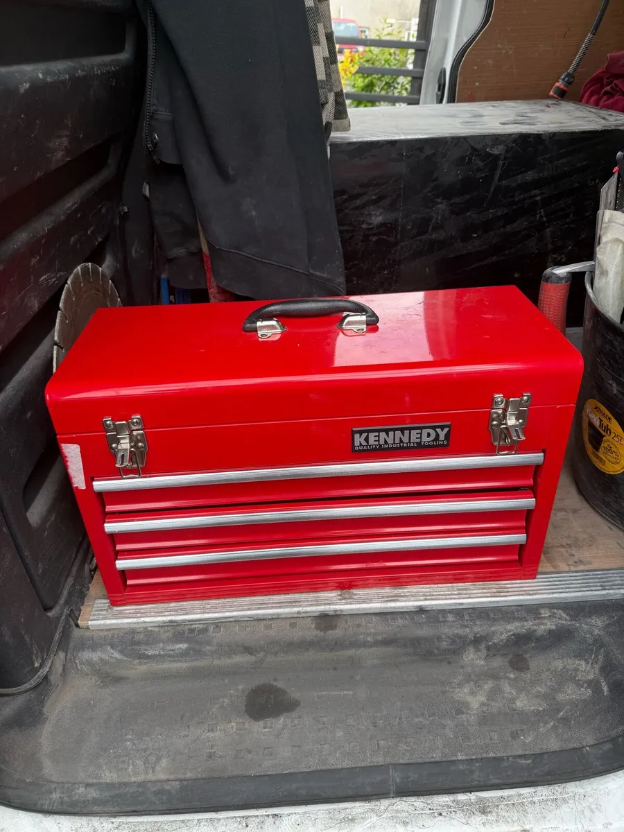 Tool box with draws - Image 2
